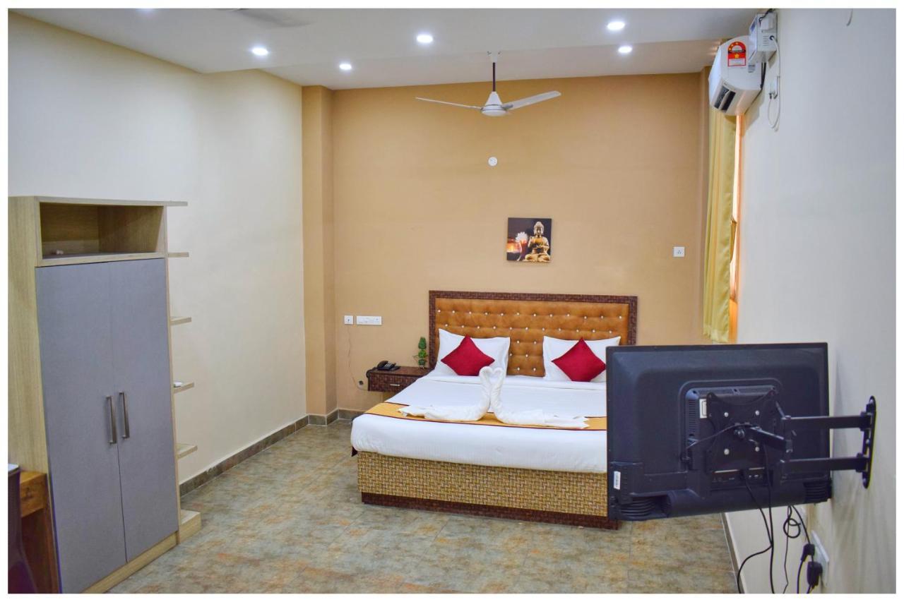 วิลลา มอนติคาร์โล Hotel ปอนดิเชอรี ภายนอก รูปภาพ