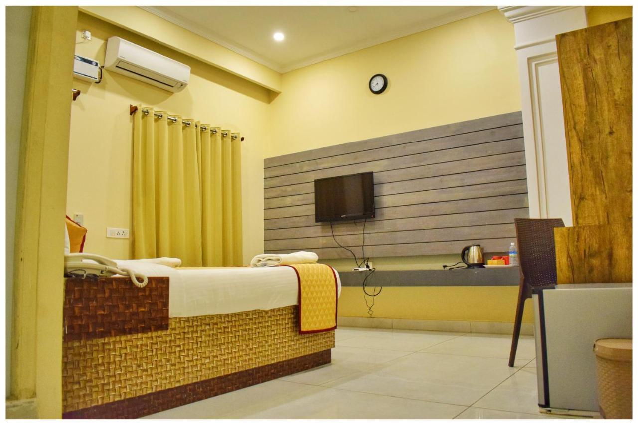 วิลลา มอนติคาร์โล Hotel ปอนดิเชอรี ภายนอก รูปภาพ