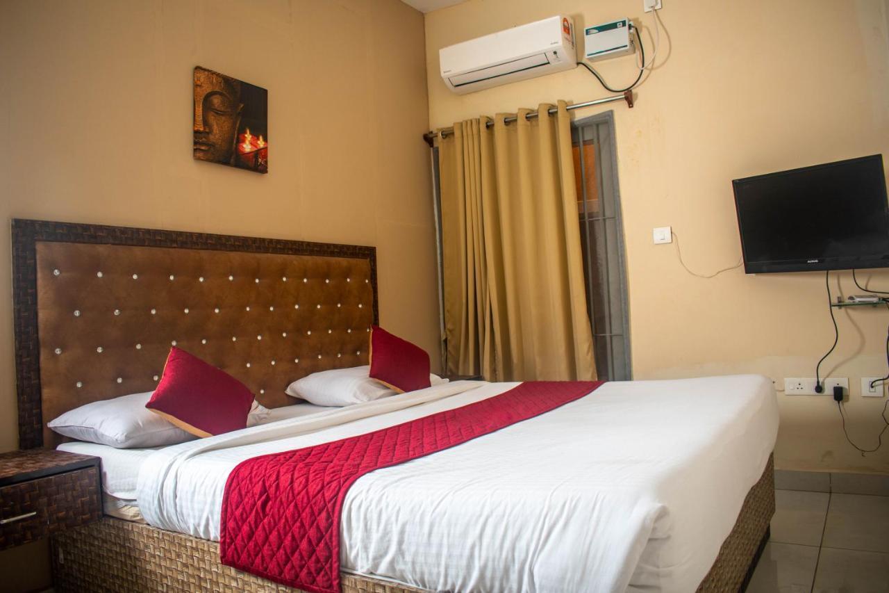 วิลลา มอนติคาร์โล Hotel ปอนดิเชอรี ภายนอก รูปภาพ