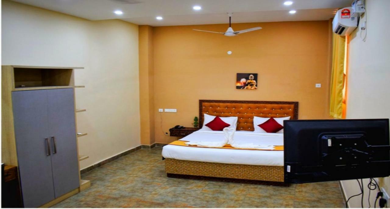 วิลลา มอนติคาร์โล Hotel ปอนดิเชอรี ภายนอก รูปภาพ